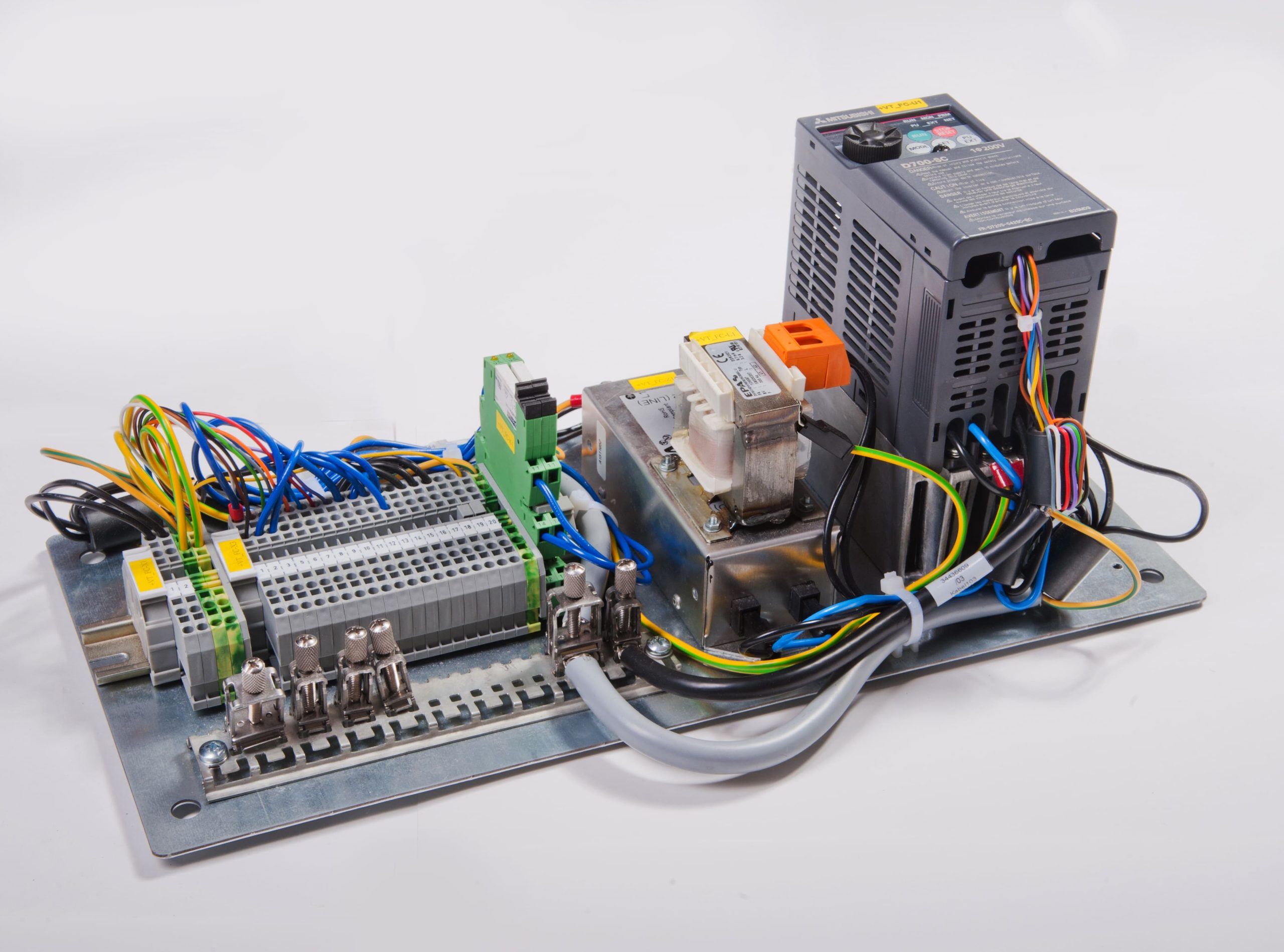 Funkcionális teszt a Fastron Hungária üzemében – elektromechanikai szerelés