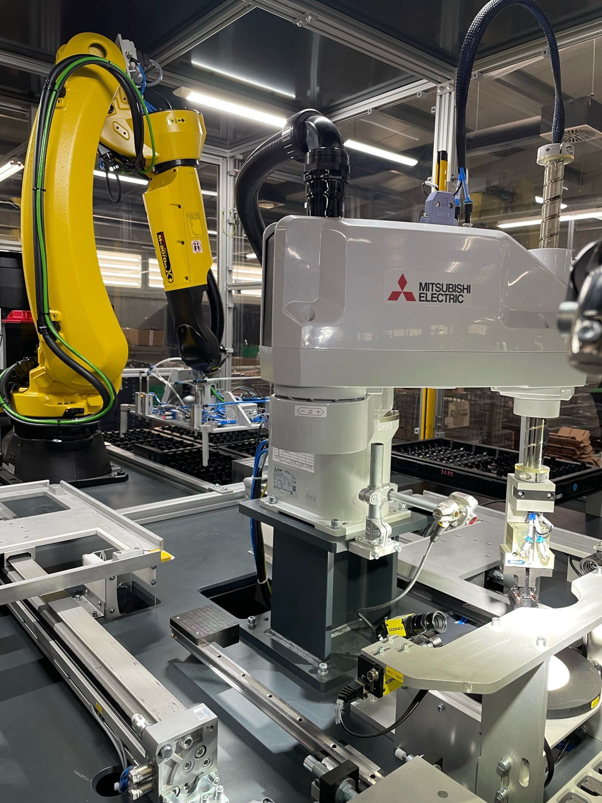 Részegység szerelés a Fastron Hungária üzemében – elektromechanikai szerelés